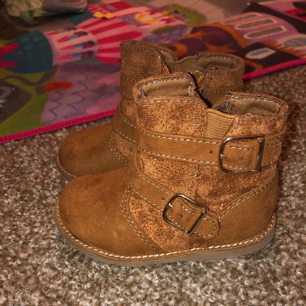 Zip up boots